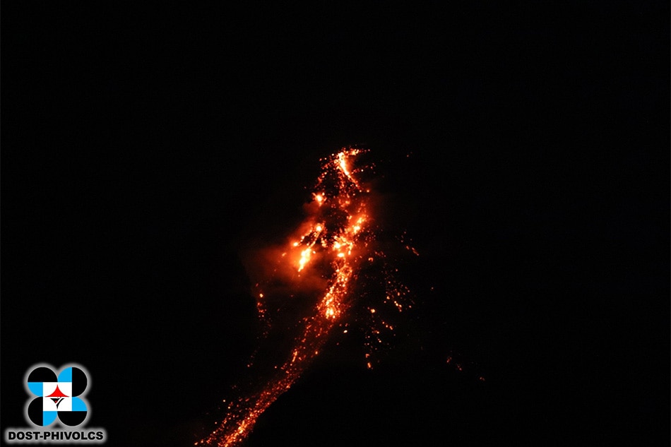 13 000 Evacuated As Mayon Spews Ash Rocks Abs Cbn News