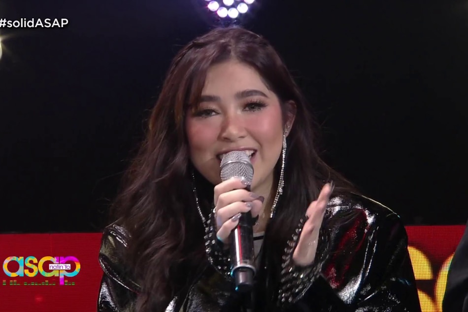 Moira dela Torre performs 'ikaw at sila' on the 'ASAP Natin 'To' stage. Screenshot.