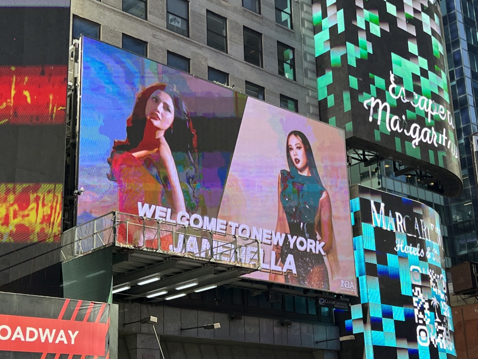Fans pay tribute to &#39;JaneNella&#39; with billboard in NYC 4