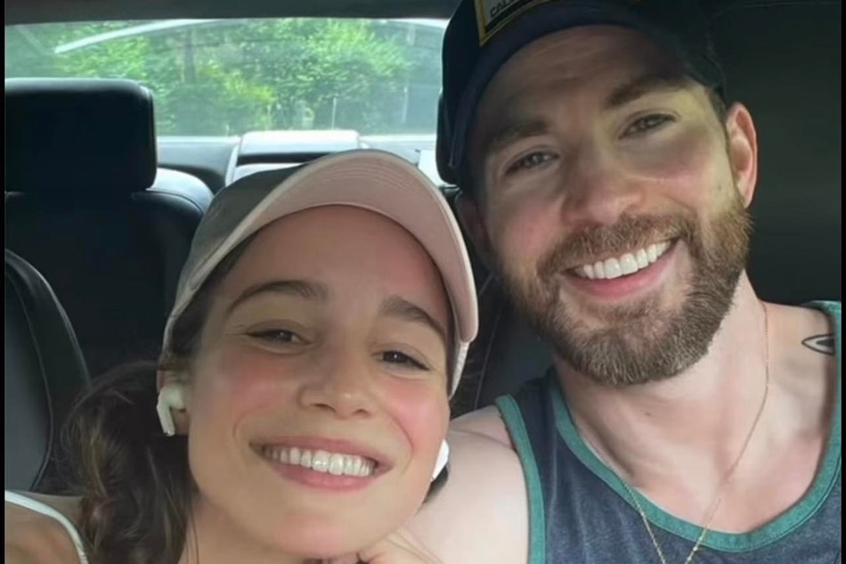 Chris Evans posts never-before-seen photos with GF Alba Baptista | ABS ...