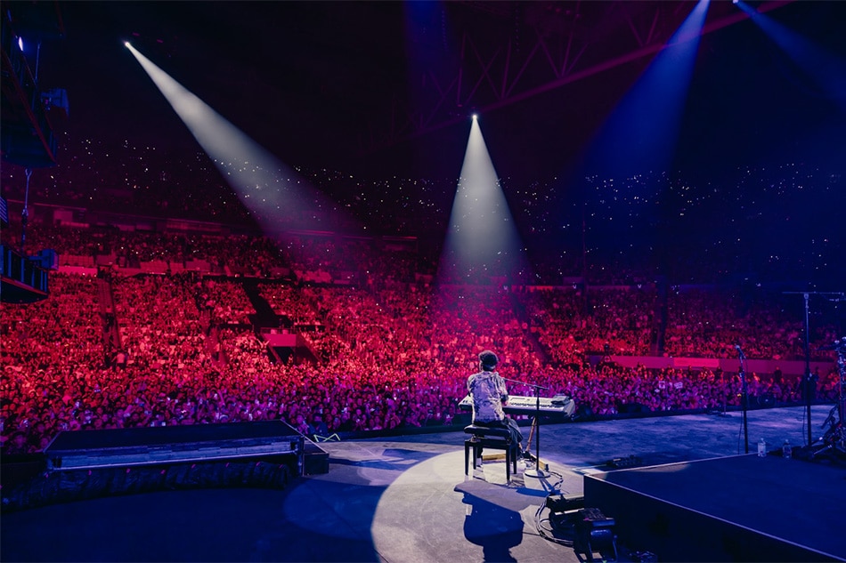 Bruno Mars holds a sold out concert 