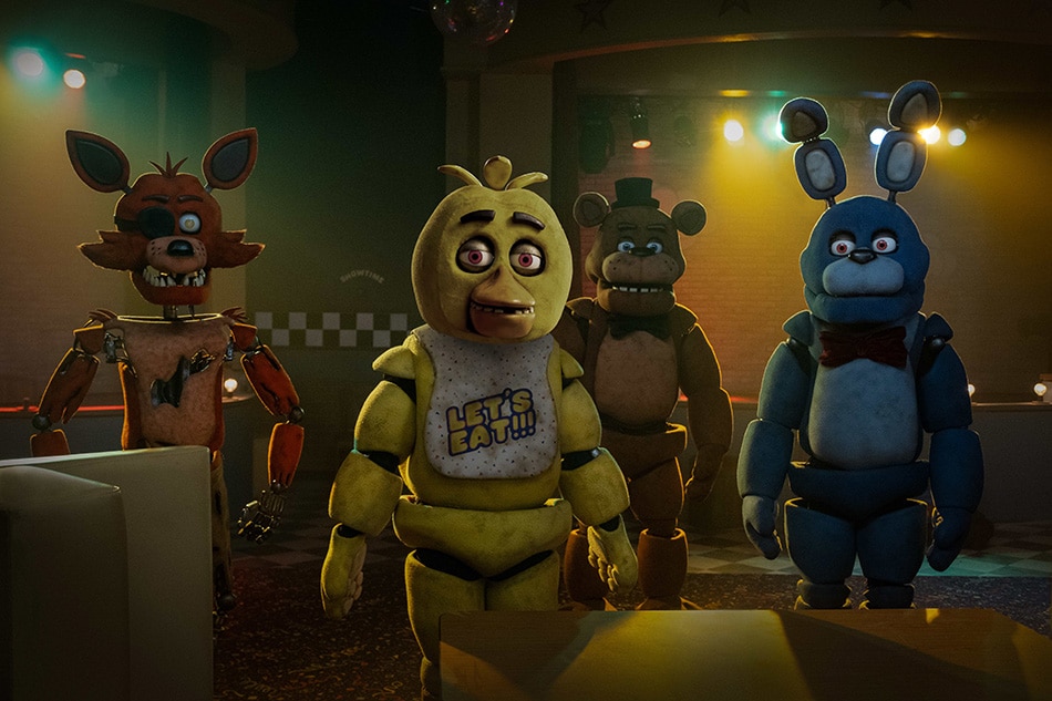 Real Time meets the Five Nights at Freddy's ANIMATRONICS! 