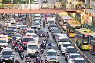 Ilan napipilitang mag-kotse dahil sa hirap sa public transport