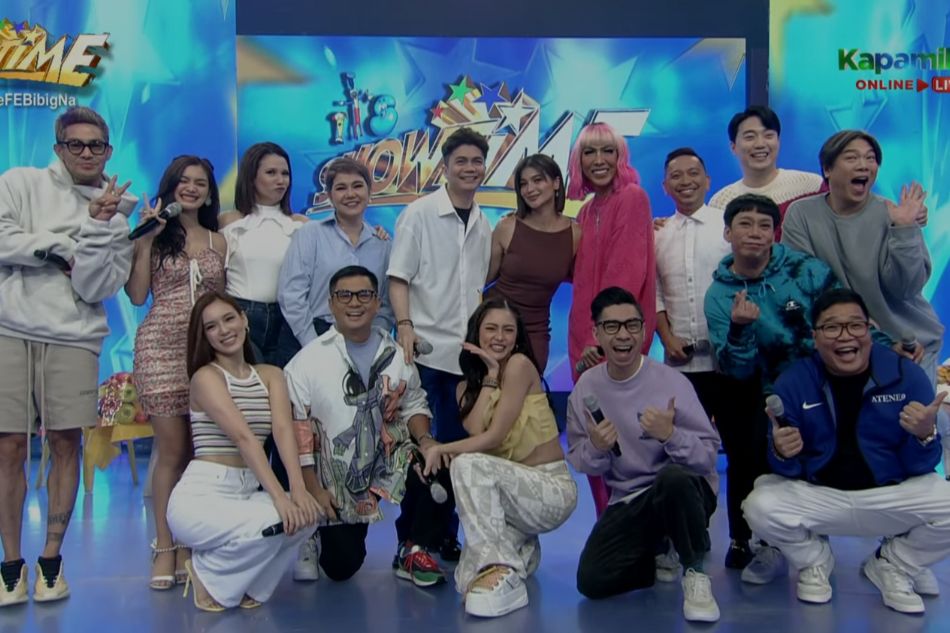 'BIHIRA MANGYARI.' All 16 hosts of 'It's Showtime' pose for a group photo to mark being complete, a rare instance, in the noontime program's February 1 episode. ABS-CBN