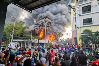Sunog sumiklab sa lumang Araneta bus terminal sa QC