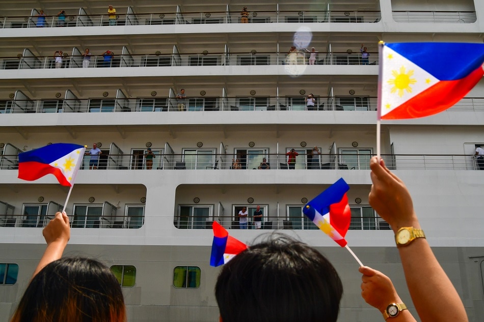 SLIDESHOW: PH&#39;s colorful welcome for cruise ship guests 3