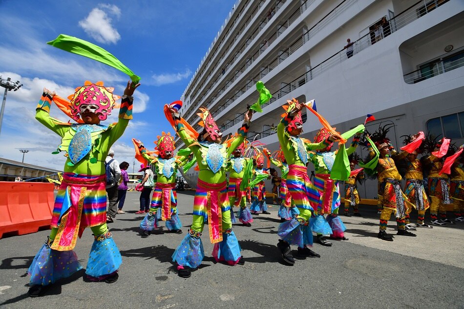 SLIDESHOW: PH&#39;s colorful welcome for cruise ship guests 9