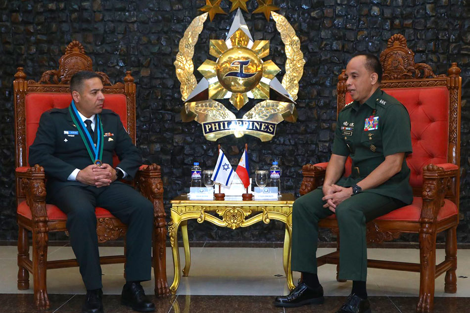 Israeli Defense Forces International Cooperation Division head BGen. Efraim Defrin (left) talks to AFP Inspector General Lt Gen. William Gonzales (right) during his courtesy visit at the AFP headquarters in Camp Aguinaldo, Quezon City on March 15, 2023. Armed Forces of the Philippines/Facebook