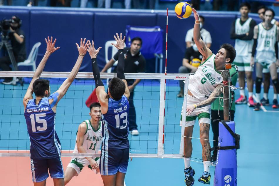 La Salle's Noel Kampton in action against Adamson. UAAP Media.
