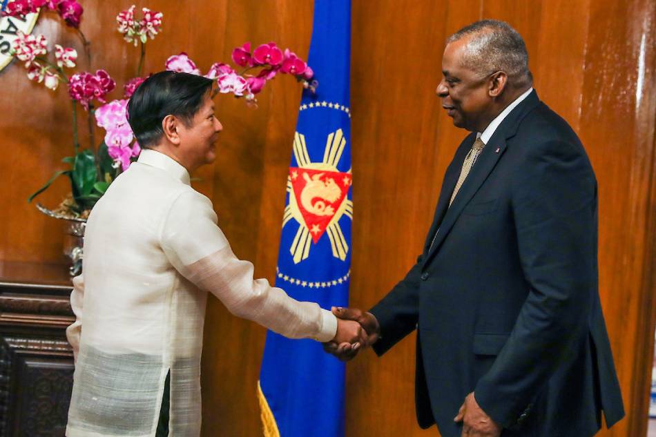 President Ferdinand Marcos Jr. welcomes US Defense Secretary Lloyd Austin III during a courtesy call at the Presidents Hall in Malacañang Palace on Feb. 2, 2023. During their meeting, Marcos stressed the importance of further bolstering the cooperation between Manila and Washington DC. Rey S. Baniquet, PNA