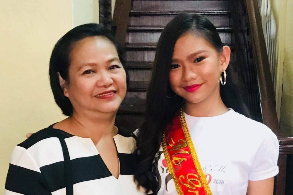 Deaf Filipina Erline Grace Maniquis with her hearing mother, Erlinda Maniquis. Photo Courtesy: Erline Grace Maniquis