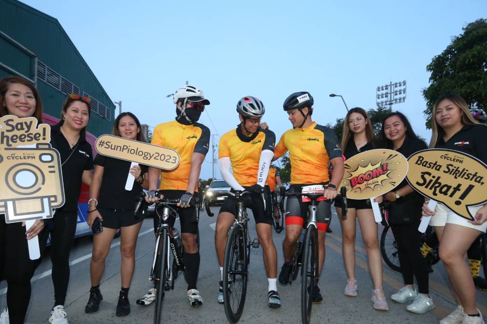 Actors Piolo Pascual, Donny Pangilinan and Matteo Guidicelli at the Sun Life Cycle PH in Imus, Cavite, April 23, 2023. Photo courtesy of Sun Life Philippines