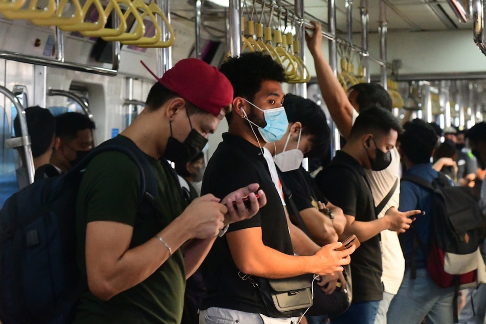  Passengers wear mask at the LRT-2 Araneta Center-Cubao station in Quezon City on April 25, 2023. Mark Demayo, ABS-CBN News
