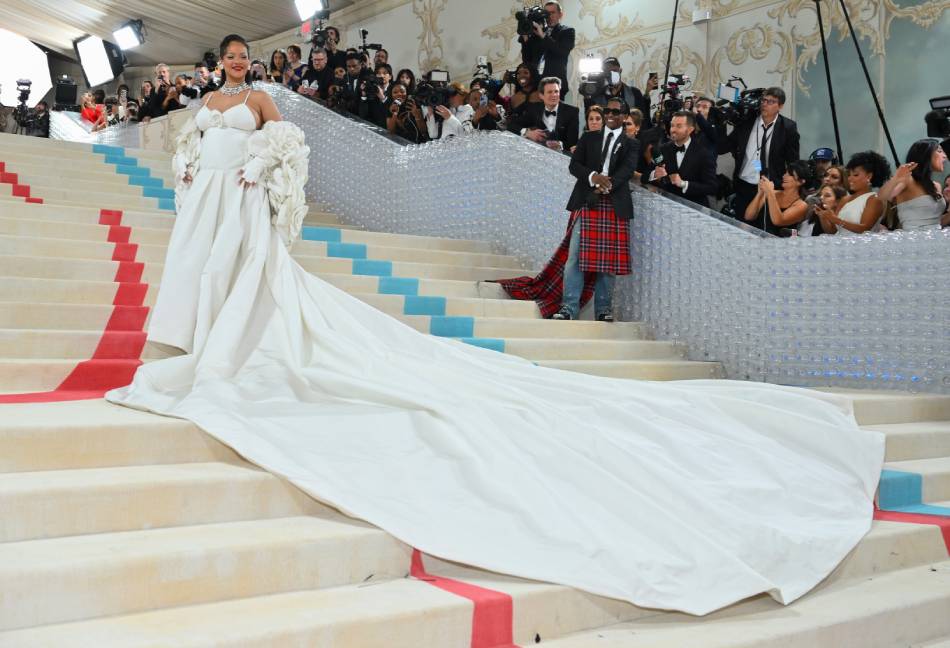 Stars shine bright as Met Gala honors Karl Lagerfeld 1
