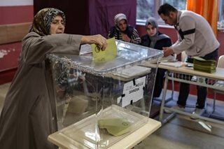 Turkey's knife-edge vote heads to likely runoff 
