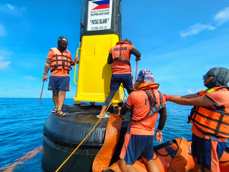 PCG hails personnel who installed buoys in West PH Sea 2