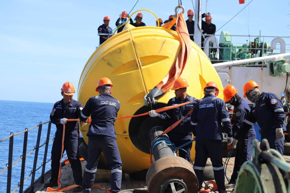 PCG hails personnel who installed buoys in West PH Sea 3