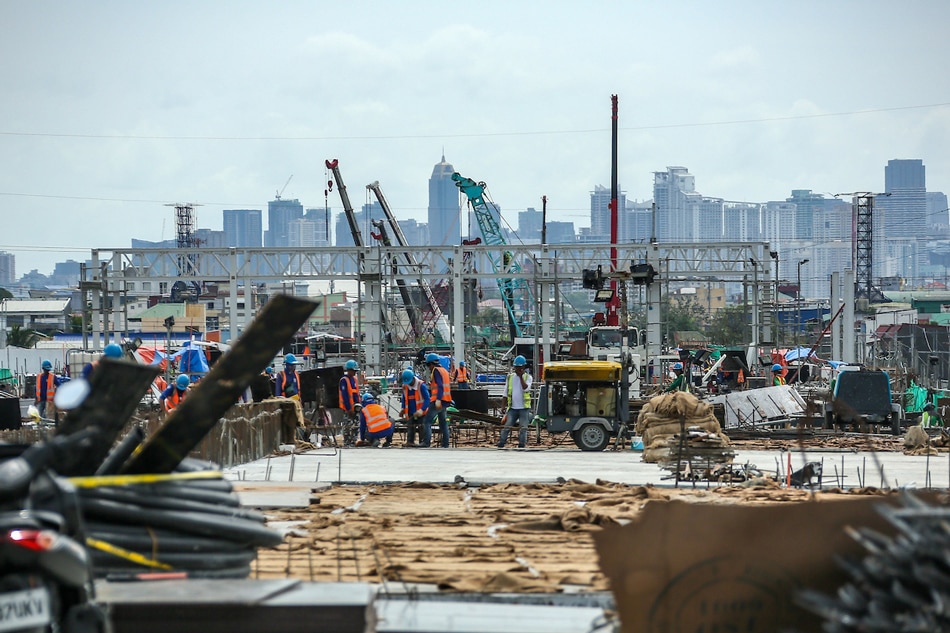  Workers at the North Luzon Expressway (NLEX) Connector Project, Caloocan to Espana, on February 9, 2023. Jonathan Cellona, ABS-CBN News