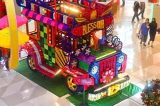 Giant jeepney pays tribute to Philippine Independence
