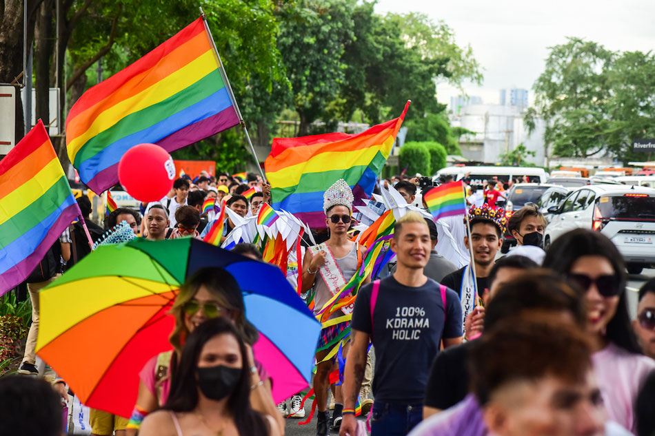 SWS: Majority of Filipinos see gays, lesbians 'trustworthy' | ABS-CBN News