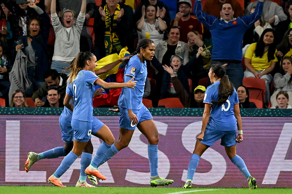 Wendie Renard leads France to victory over Brazil at Women's World Cup