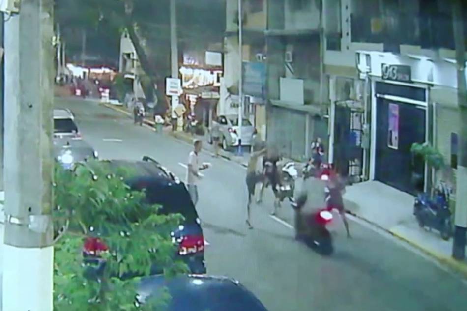 Sapul Sa Cctv Riding In Tandem Kinuyog Ng Mga Residente Sa Malate Filipino News 6772