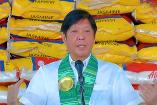 Mga nakumpiskang smuggled rice ipinamahagi ni Marcos sa Zamboanga Sibugay