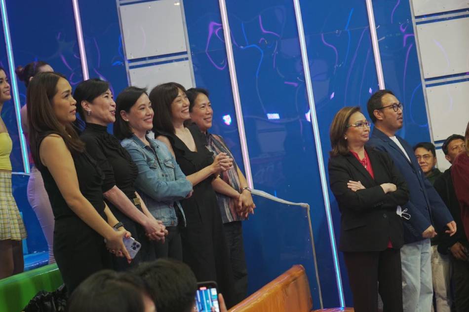 ABS-CBN, GMA-7 Execs Join 'It's Showtime' Opening | ABS-CBN News