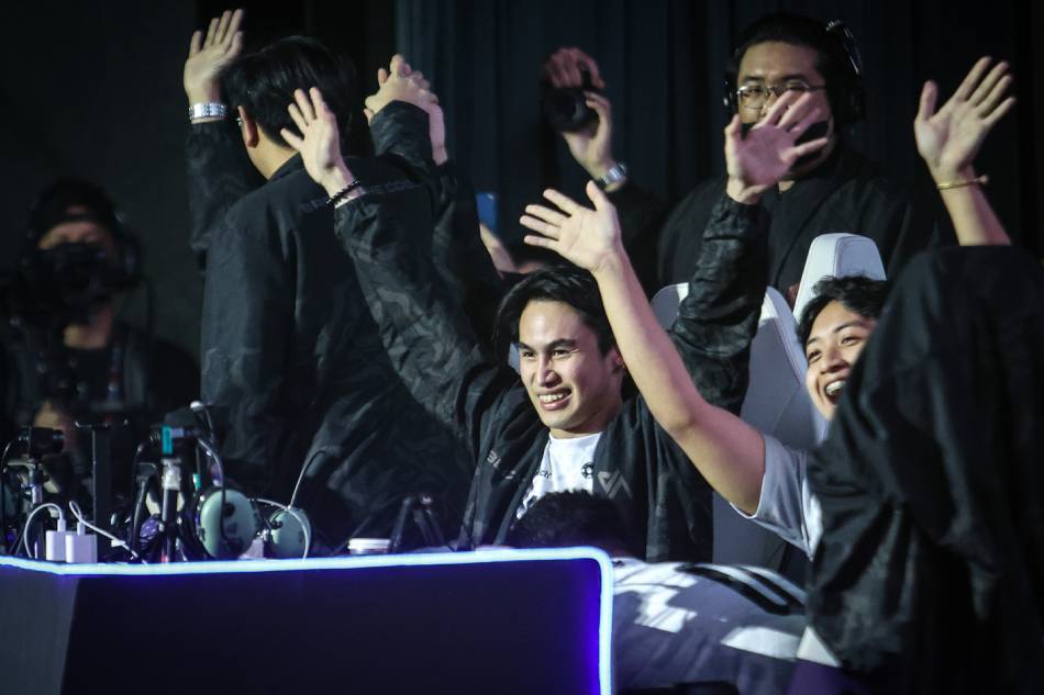 Blacklist International celebrates after eliminating Onic Philippines to start their MPL Season 12 campaign. Courtesy: MPL Philippines