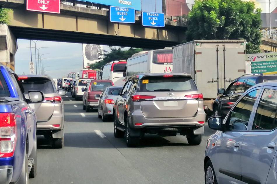Traffic builds up along the northbound lane of SLEx near the Susana Heights exit in this photo from November 2019. Anjo Bagaoisan, ABS-CBN News