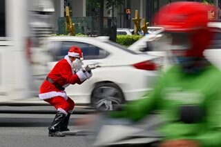 Santa 'sleighing' traffic
