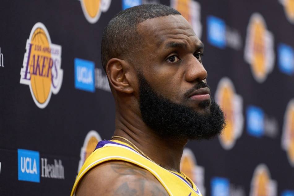 LeBron reacts to crucial end-game call in Lakers' loss against T'Wolves |  ABS-CBN Sports