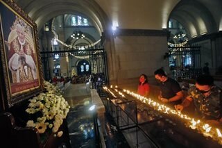 Filipino Catholics pay tribute to Pope Benedict