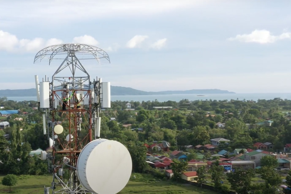 Globe has successfully completed pilot deployments in Southeast Asia of the first multi-beam, multi-band lens antenna technology, which provides improved 4G/LTE and 5G mobile capacity and reduces coverage holes, especially in large gatherings.