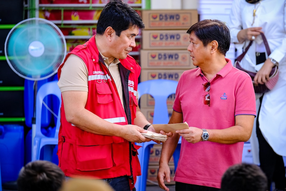 President Ferdinand Marcos, Jr. leads the distribution of relief assistance to victims of tropical storm Paeng in Broce Central Elementary School of Peace at Datu Odin Sinsuat, Maguindanao on Nov. 1, 2022. Yummie Dingding, PPA Pool/File
