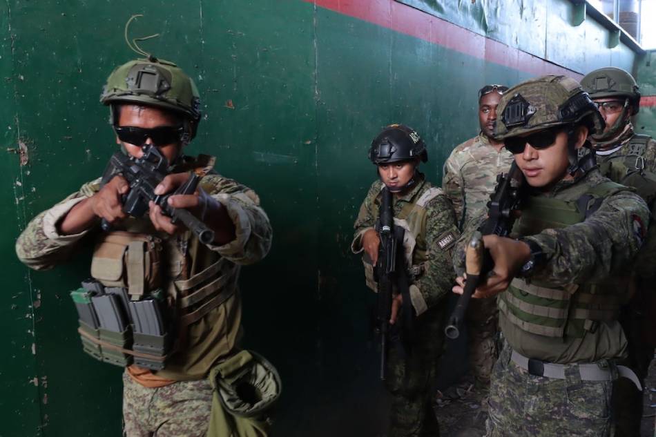 A platoon-sized contingent from the Philippine Army participate in a two-day room-clearing combined interoperability exercise (COIE) with their US Army Pacific counterparts in Fort Magsaysay, Nueva Ecija on April 3 to 4, 2022. Sgt Sanny E Palatao PA/ OG7, TRADOC, PA/File 