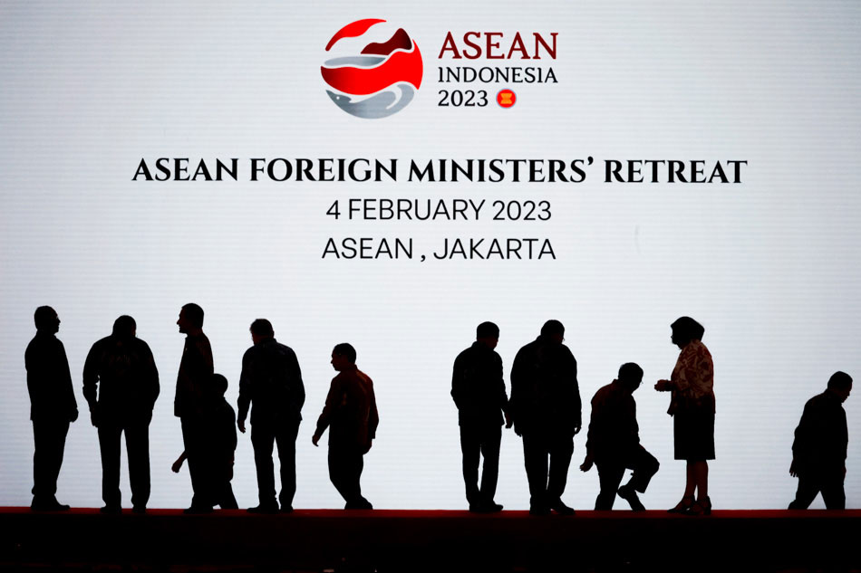 ASEAN Foreign Ministers Retreat continues