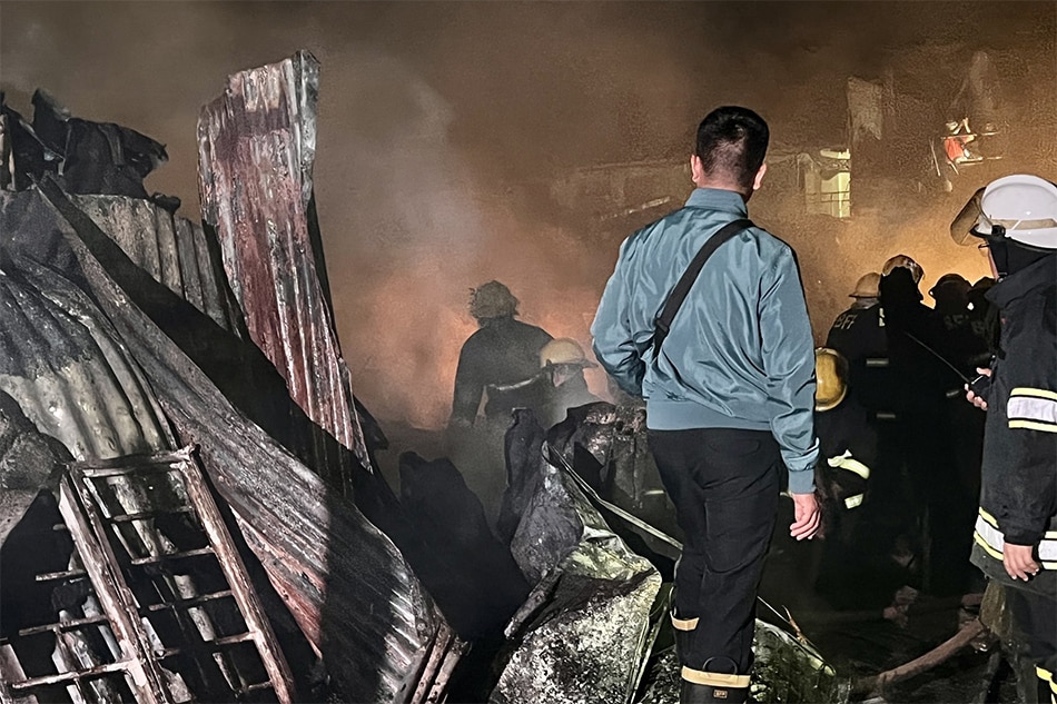 Sunog Sumiklab Sa Isang Residential Area Sa Qc Abs Cbn News 9070