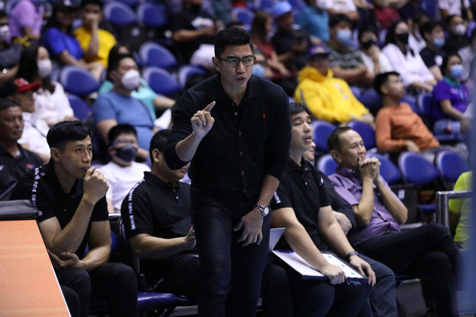 Converge head coach Aldin Ayo. PBA Images.
