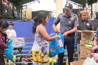Relief goods hatid sa mga nasunugan sa Mandaluyong