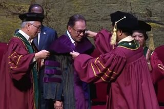 Malaysia PM accepts honorary degree from UP