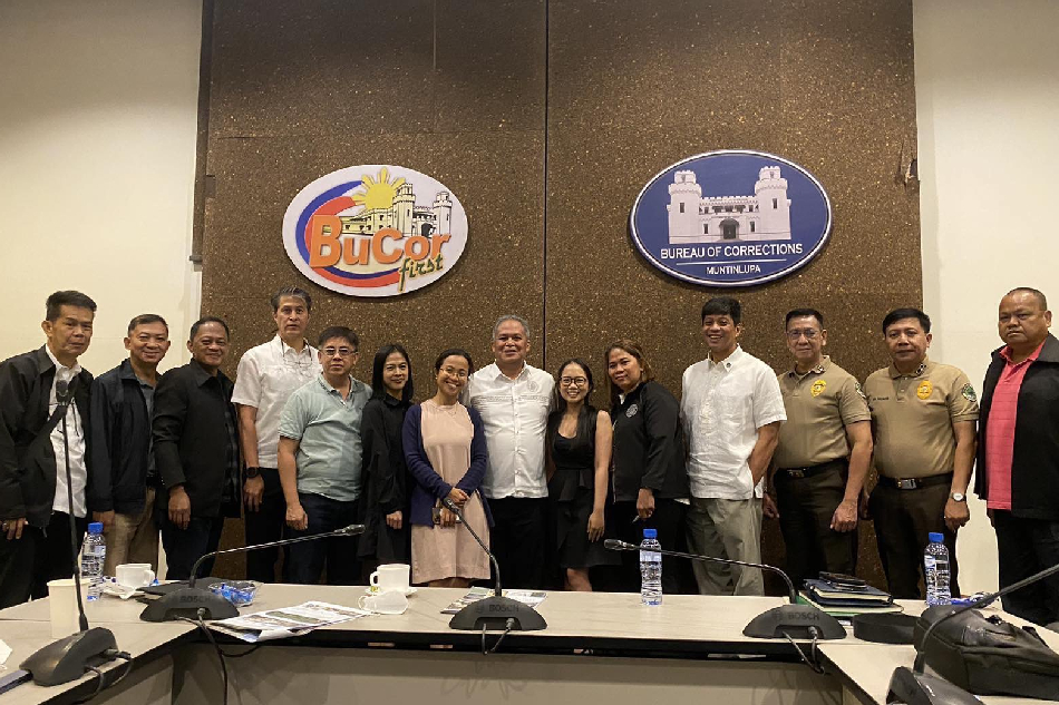 Representatives of Masungi Georeserve Foundation and Bureau of Corrections Acting Chief Gen. Gregorio Catapang Jr. discuss BuCor
