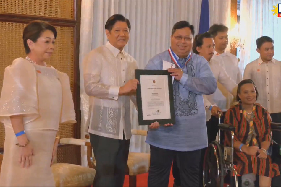  President Ferdinand Marcos Jr. personally hands over teh awards for 2022's Outstanding Government Workers at the Malacañang Palace in Manila on Mar. 8, 2023. RTVM screengrab