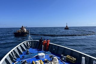 Boom deployed to contain Mindoro oil spill