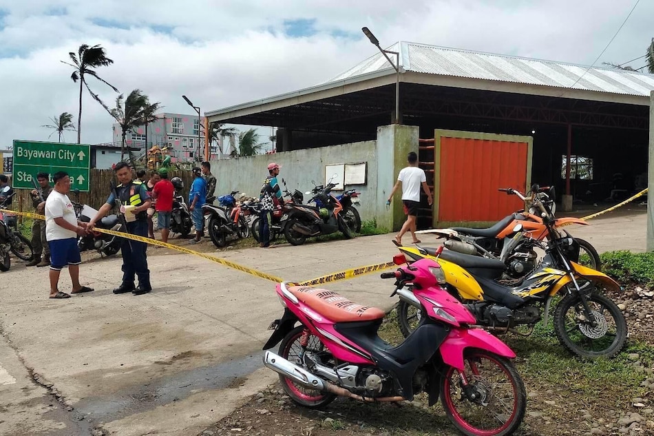 Police cordon off the the home of Negros Oriental Gov. Roel Degamo in Barangay San Isidro, Sto. Nuebe in Pamplona after he was shot by still unknown assailants on March 4, 2023. 📷: Philippine National Police