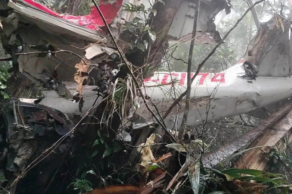 caap-securing-plane-parts-for-isabela-crash-probe-abs-cbn-news