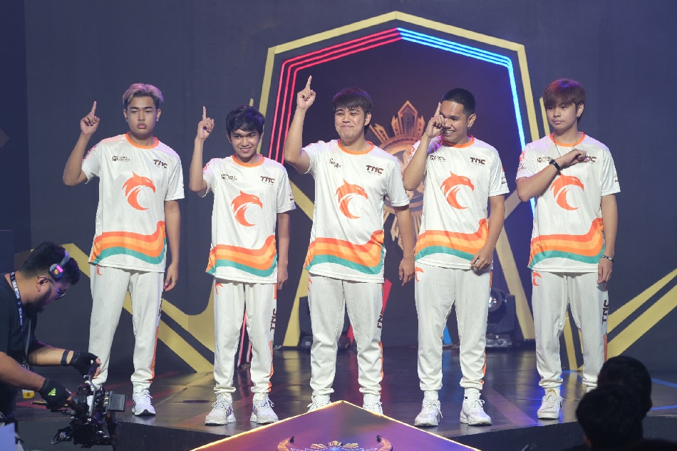 TNC Pro Team greet the crowd ahead of their MPL Season 11 matchup against Omega Esports. Courtesy: MPL Philippines