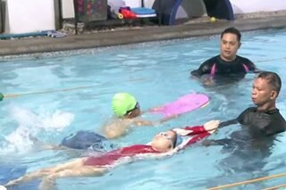 Tips para makaiwas sa pagkalunod mula sa swimming coach