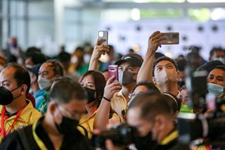 Jinggoy eyes automatic refund from telcos for disruptions