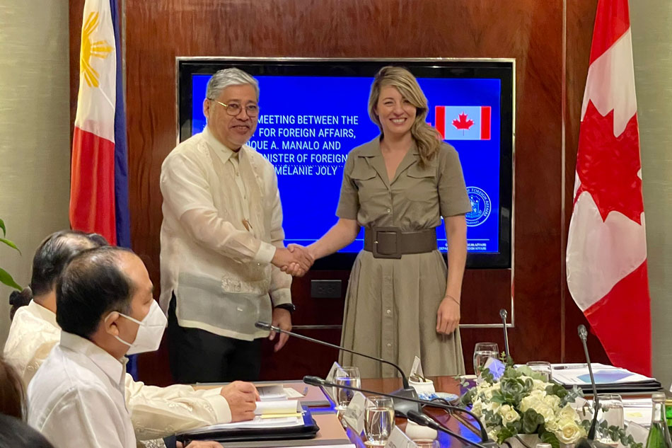 Foreign Affairs Secretary Enrique Manalo and Canadian Foreign Minister Mélanie Joly in bilateral meeting. Willard Cheng, ABS-CBN News 